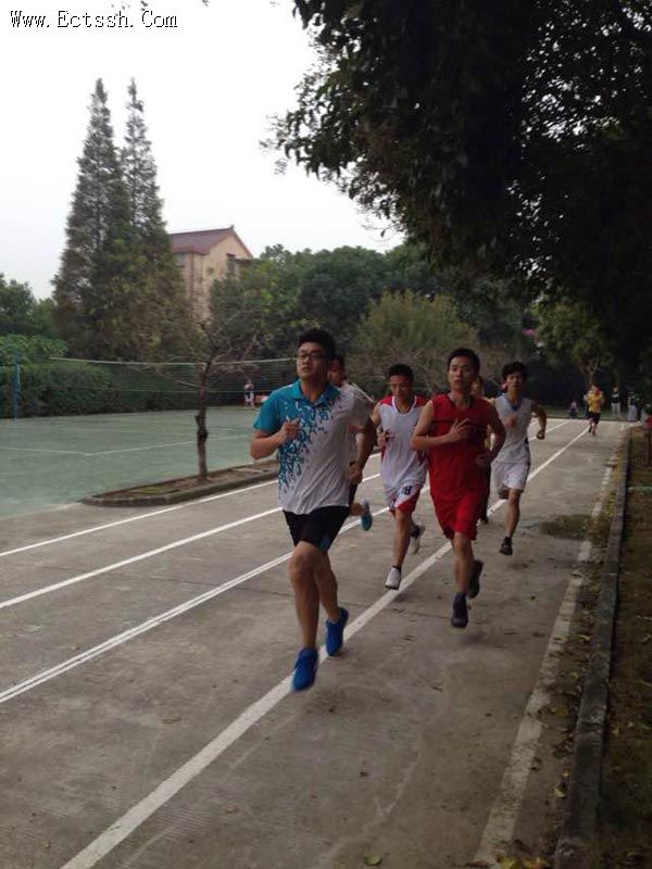 华东神学院举行第29届运动会 华东神学院举行第29届运动会